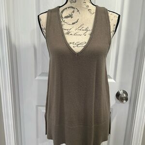 FELINA VOYAGE HIGH/LOW SWEATER TANK. DRIFTWOOD